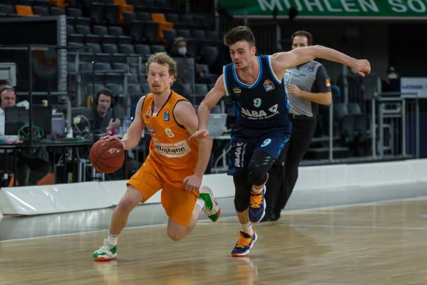 队内的整体 队内的整体