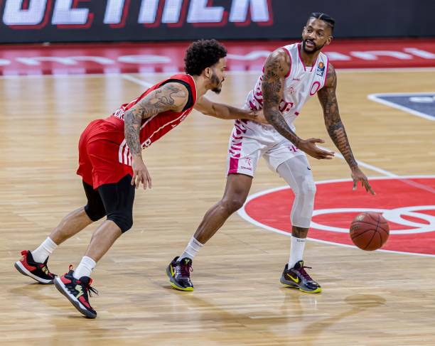 持棍棒挥打 持棍棒挥打