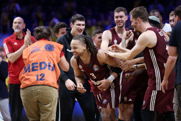 精彩绝伦的 精彩绝伦的